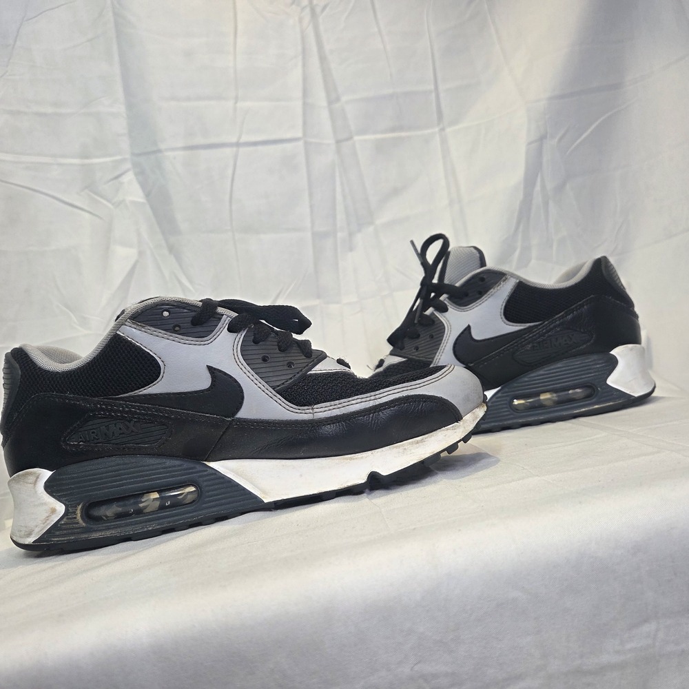 Nike Air Max Black and Gray Sneakers Size 9 - Picture 7 of 12